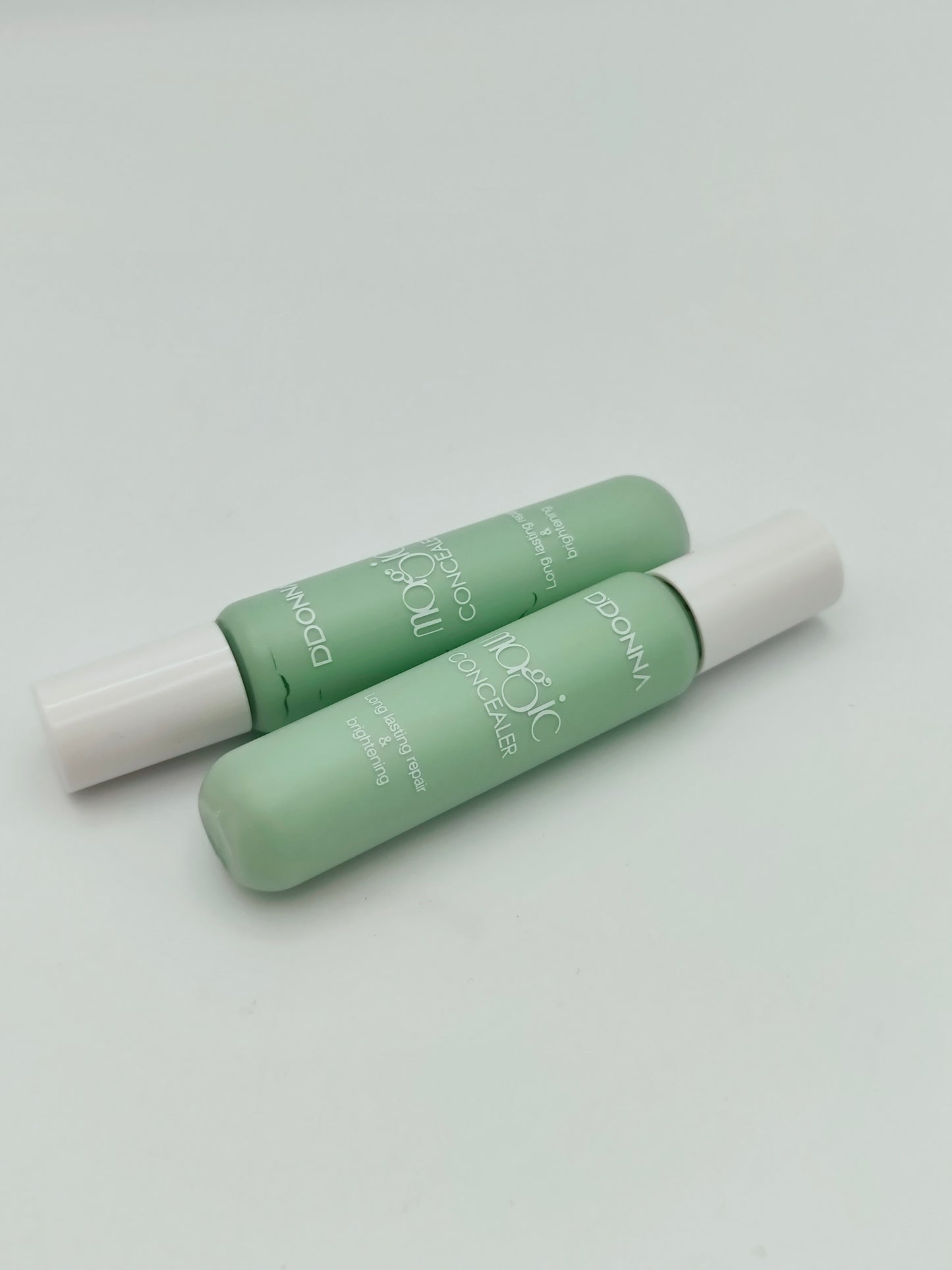 magic concealer contre les rougeurs  d'donna 1